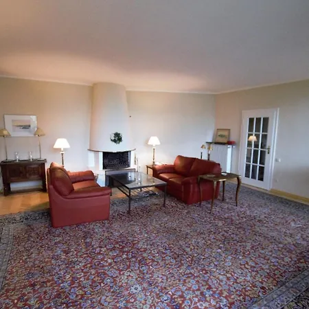 Tolstov-hotels Large City In Villa