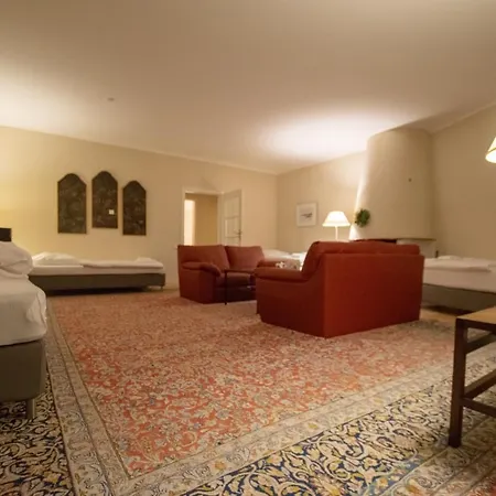 Tolstov-hotels Large City In Villa *
